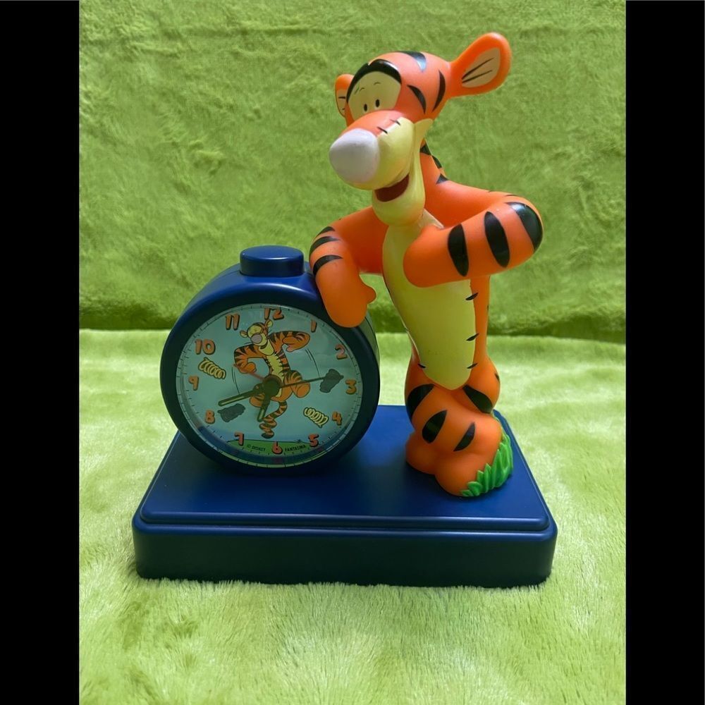 Disney Tigger Analog Clock